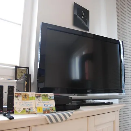 Apartment Wellenbrecher Sauna - Whirlpool - Kamin - Wlan - Wii - Bis 6 Personen Glowe