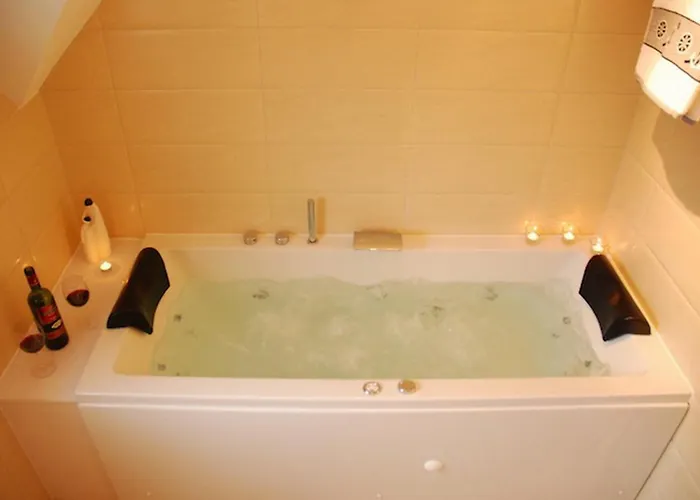 Wellenbrecher Sauna - Whirlpool - Kamin - Wlan - Wii - Bis 6 Personen Glowe