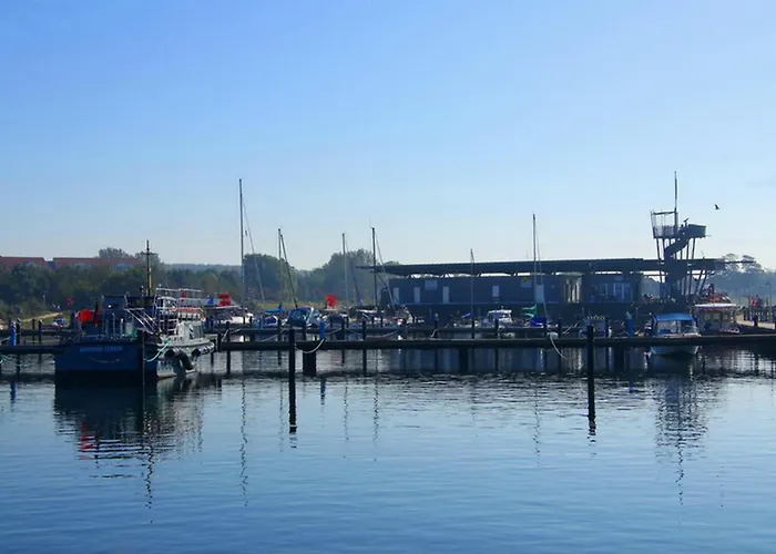 Apartment Wellenbrecher Sauna - Whirlpool - Kamin - Wlan - Wii - Bis 6 Personen Glowe